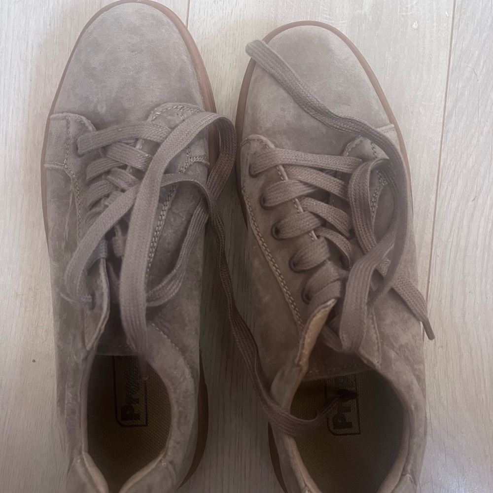 Women’s Suede Casual Sneakers - Picture 4 of 7